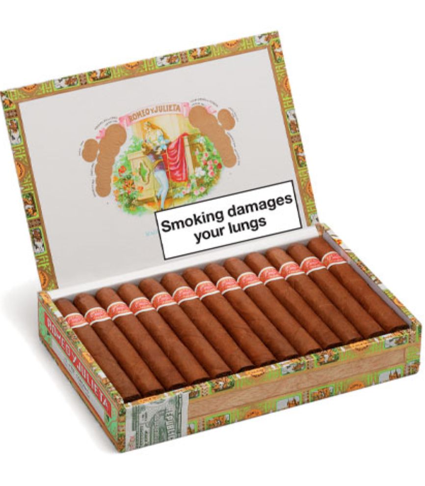 Romeo y Julieta Petit Coronas